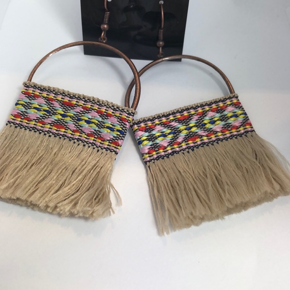 📦Boho earrings tan and tribal pattern new - Picture 8 of 8